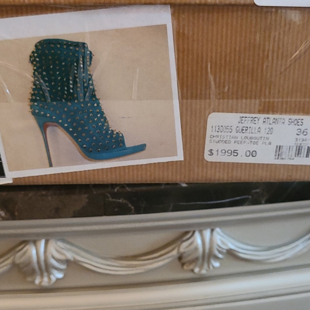 Louboutin guerrilla 120